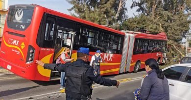 Choque de Metrobús deja 8 heridos en CDMX