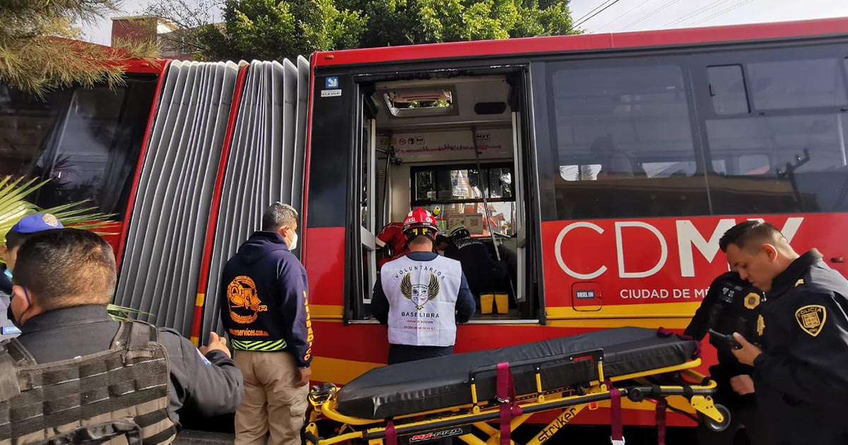 Choque de Metrobús deja 8 heridos en CDMX 2