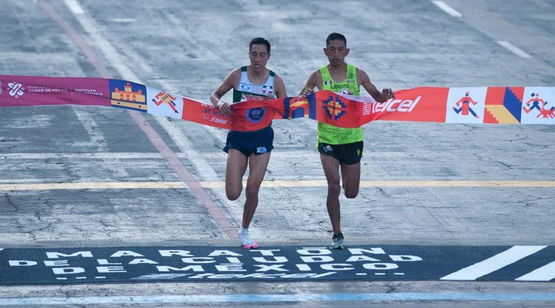 Mexicanos ganan el maratón de la CDMX 2021
