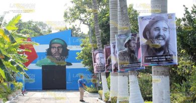 Cambian el nombre de Fidel Castro en aniversario luctuoso