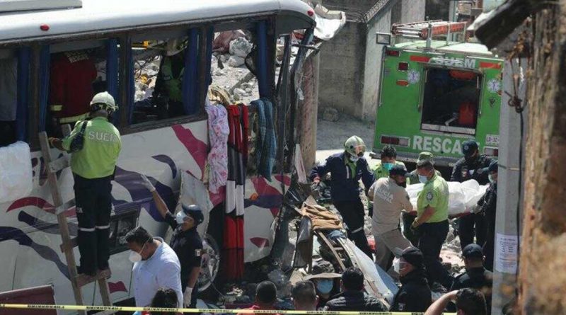 17 siguen hospitalizados por accidente en Joquicingo