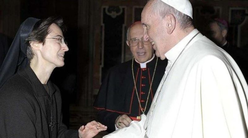 Papa Francisco nombra a una mujer como número 2 del Vaticano