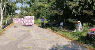 Bloquean acceso a campo de Pemex en Papantla