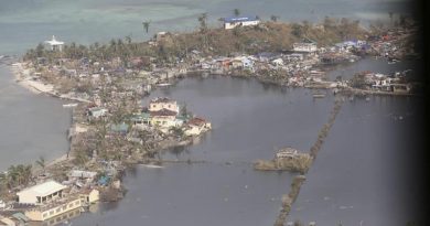 Suman 108 muertos por tifón Rai