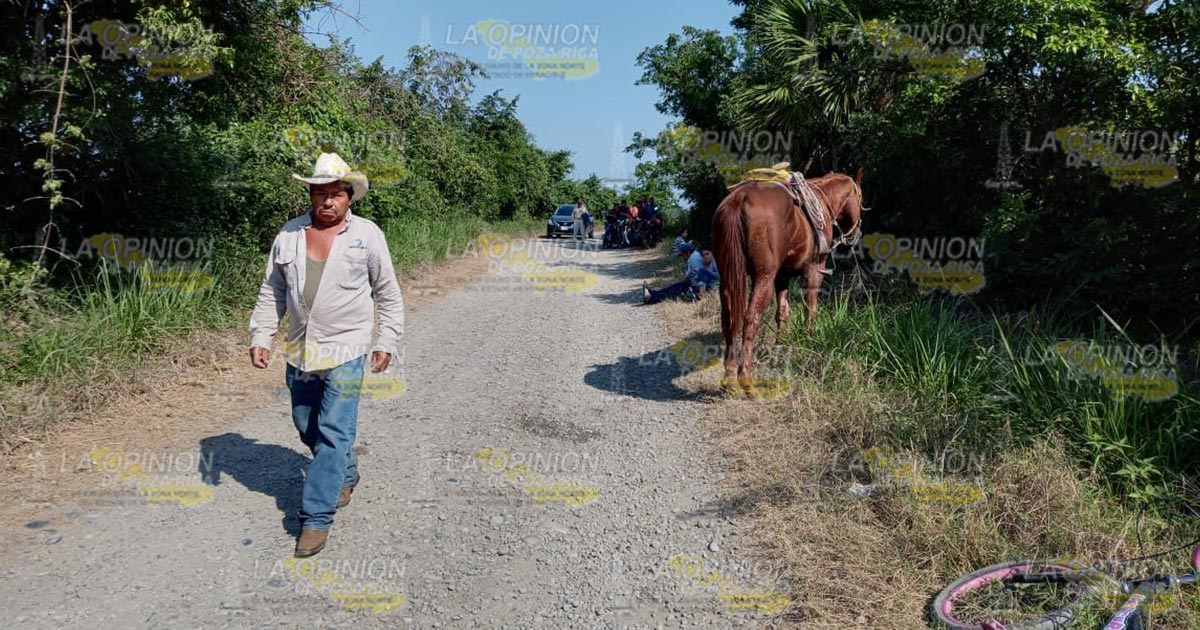 Incumple Pemex con rehabilitación de caminos en Tihuatlán 3