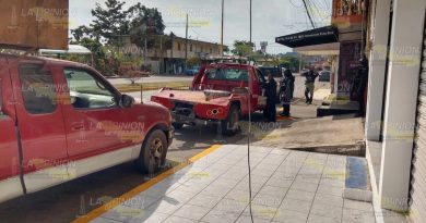 Aseguran camioneta con reporte de robo en Tihuatlán