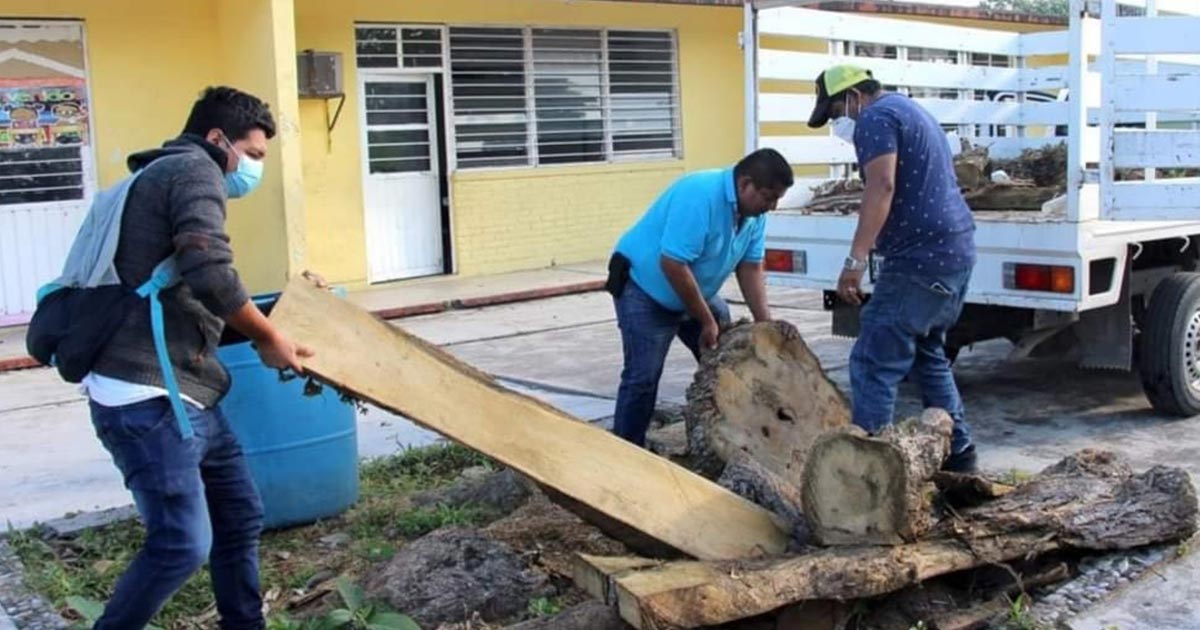 Limpieza general en escuelas del municipio de Coatzintla 2
