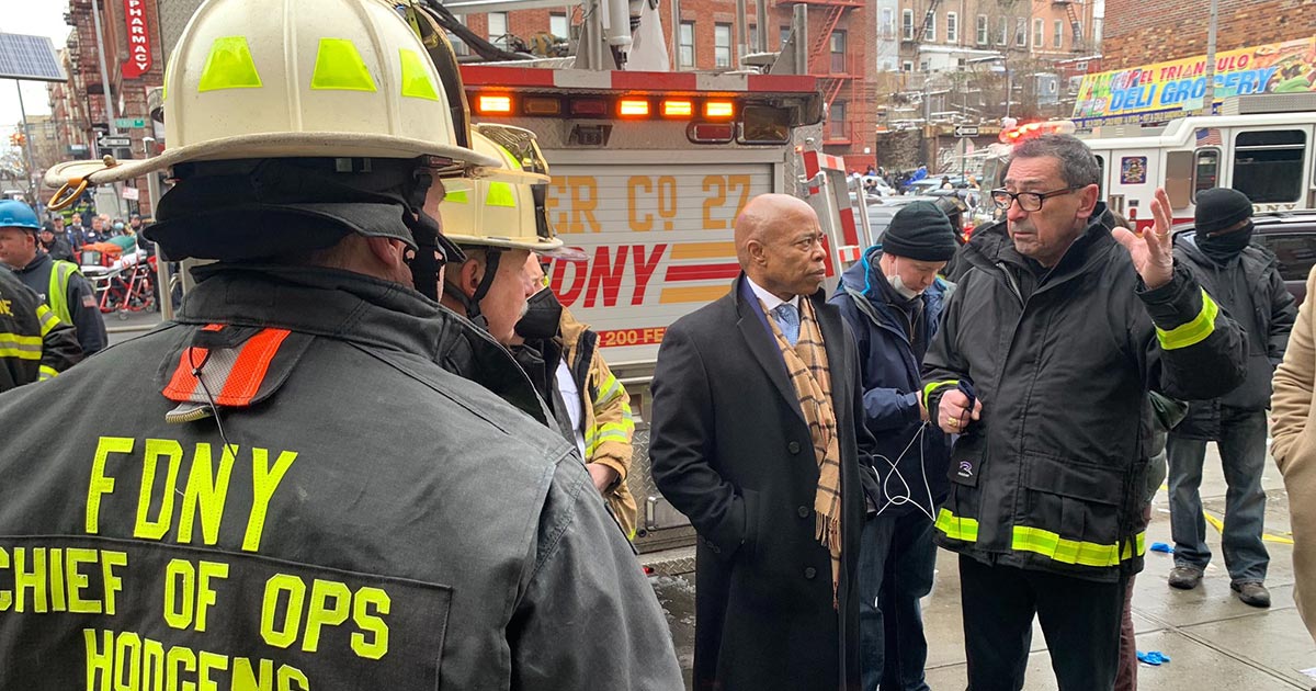 Incendio en edificio del Bronx deja 31 lesionados graves 4