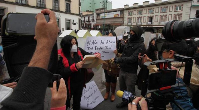 Protestan periodistas en Xalapa y Orizaba