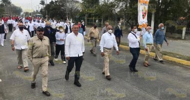 Primer desfile post pandemia en Tuxpan