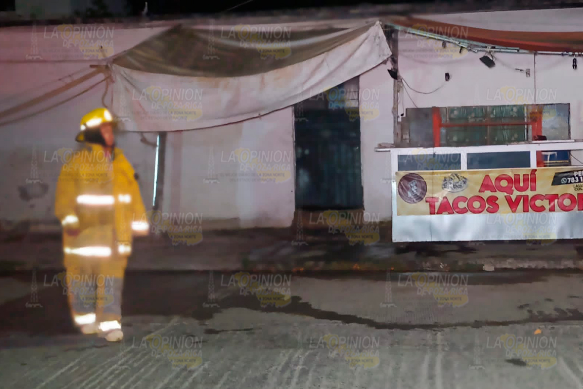 Se incendia una taquería en Tuxpan 3